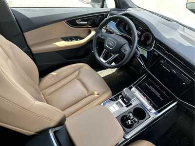 2023 Audi Q7, $55350. Photo 9