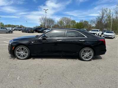 2021 Cadillac CT4, $27348. Photo 4