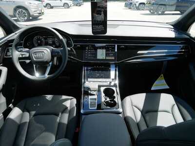 2025 Audi Q7, $58348. Photo 12