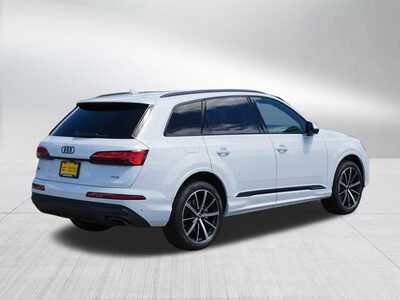 2025 Audi Q7, $58348. Photo 2