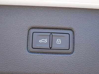 2025 Audi Q7, $58348. Photo 6