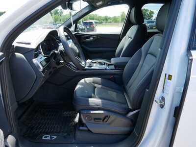 2025 Audi Q7, $58348. Photo 8