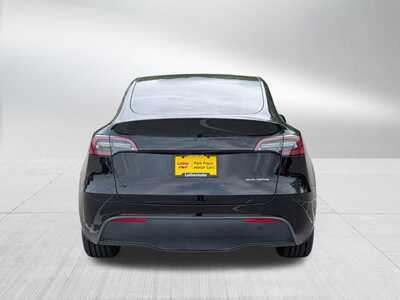 2024 Tesla Model Y, $38848. Photo 6