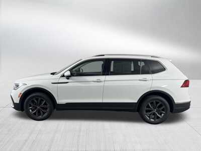 2022 Volkswagen Tiguan, $22648. Photo 4