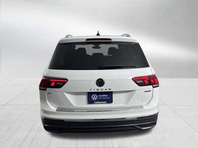 2022 Volkswagen Tiguan, $22648. Photo 6
