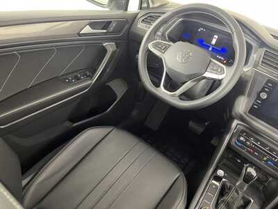 2022 Volkswagen Tiguan, $22648. Photo 9