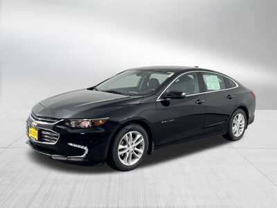 2017 Chevrolet Malibu, $12348. Photo 3