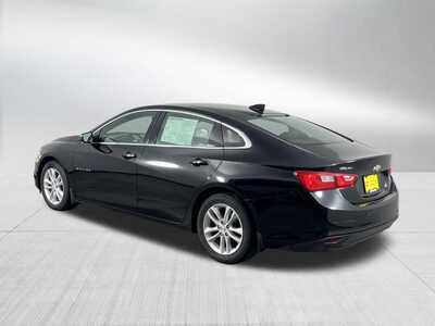 2017 Chevrolet Malibu, $12348. Photo 5