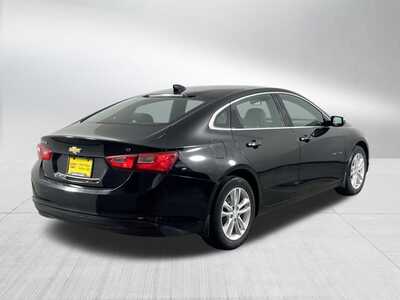 2017 Chevrolet Malibu, $12348. Photo 7