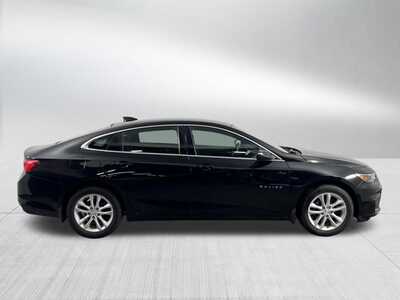 2017 Chevrolet Malibu, $12348. Photo 8