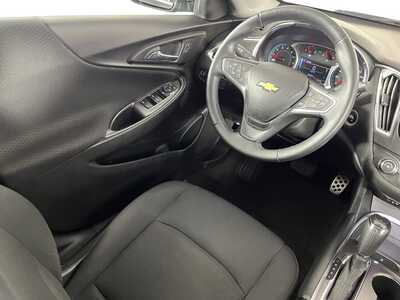2017 Chevrolet Malibu, $12348. Photo 9