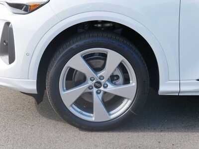 2025 Audi Q5, $61325. Photo 4