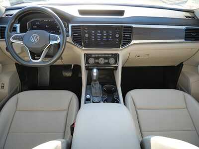 2023 Volkswagen Atlas, $32848. Photo 10