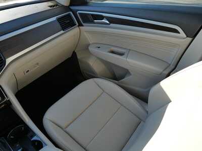 2023 Volkswagen Atlas, $32848. Photo 11