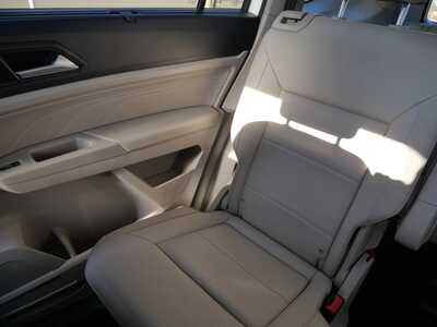 2023 Volkswagen Atlas, $32848. Photo 12