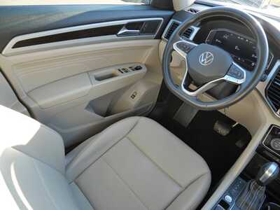 2023 Volkswagen Atlas, $32848. Photo 9