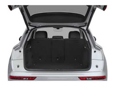 2023 Audi Q5, $39348. Photo 11