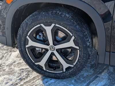 2026 Volkswagen Tiguan, $39136. Photo 4