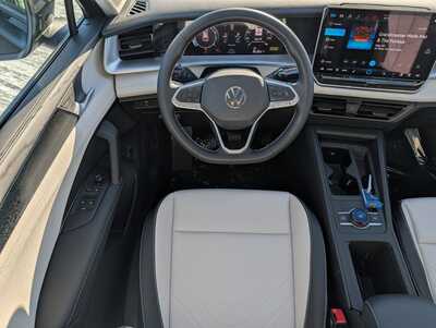 2026 Volkswagen Tiguan, $39136. Photo 8
