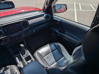 2017 Toyota Tacoma, $30048. Photo 11