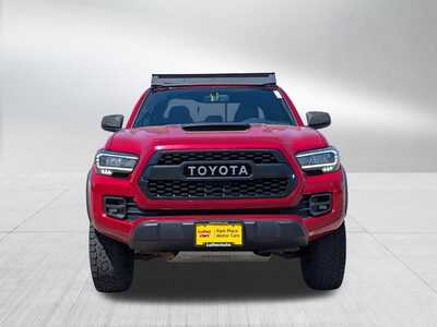 2017 Toyota Tacoma, $30048. Photo 2