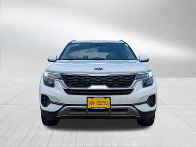 2021 Kia Seltos, $19848. Photo 2