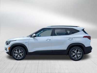 2021 Kia Seltos, $19848. Photo 4