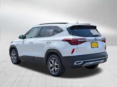 2021 Kia Seltos, $19848. Photo 5