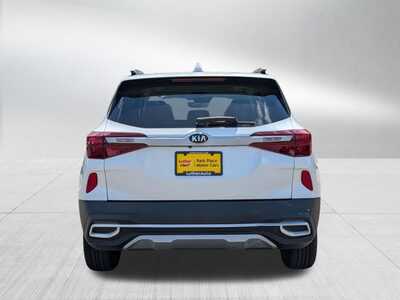2021 Kia Seltos, $19848. Photo 6