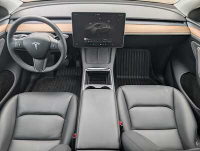 2024 Tesla Model Y, $38848. Photo 10