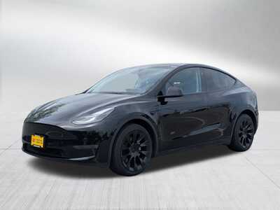 2024 Tesla Model Y, $38848. Photo 3