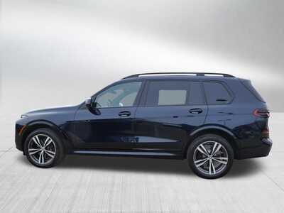 2026 BMW X7, $0. Photo 2