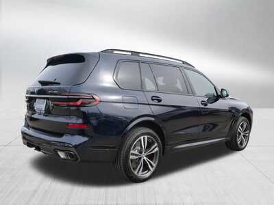 2026 BMW X7, $0. Photo 5