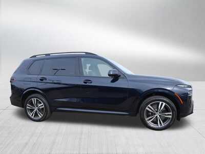2026 BMW X7, $0. Photo 6