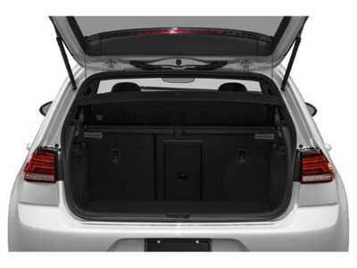 2018 Volkswagen Golf, $14348. Photo 11