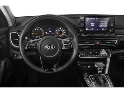 2021 Kia Seltos, $17348. Photo 10