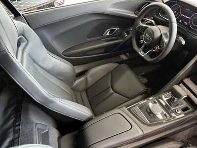 2023 Audi R8, $210350. Photo 9
