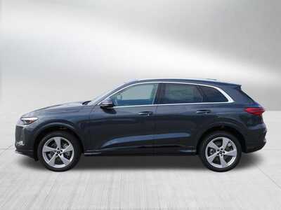 2025 Audi Q5, $60850. Photo 3