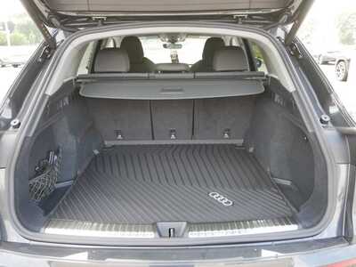 2025 Audi Q5, $60850. Photo 5