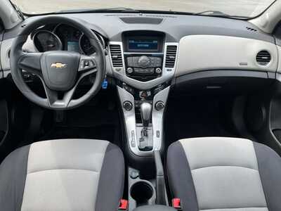 2014 Chevrolet Cruze, $7048. Photo 10
