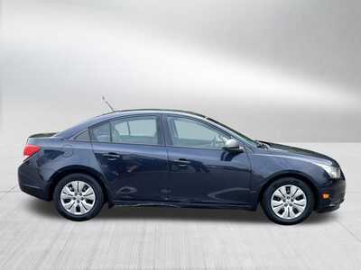 2014 Chevrolet Cruze, $7048. Photo 8