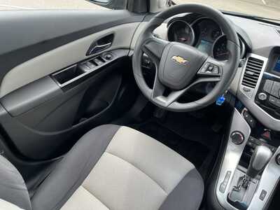 2014 Chevrolet Cruze, $7048. Photo 9