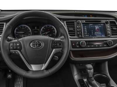 2016 Toyota Highlander, $19548. Photo 10