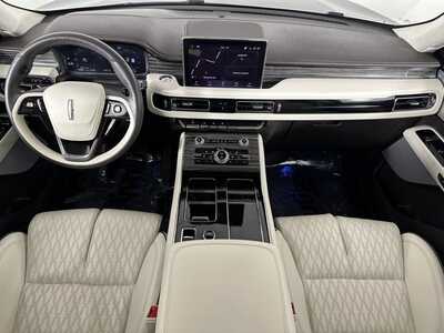 2024 Lincoln Aviator, $57850. Photo 10