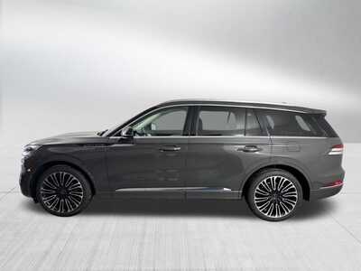 2024 Lincoln Aviator, $57850. Photo 4