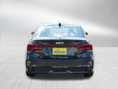 2022 Kia Forte, $17848. Photo 6