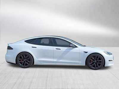 2022 Tesla Model S, $46348. Photo 8