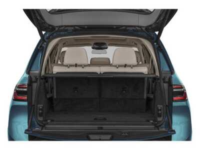 2027 BMW X7, $101290. Photo 10