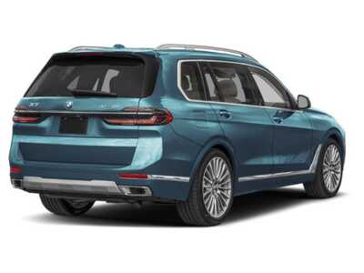 2027 BMW X7, $101290. Photo 2