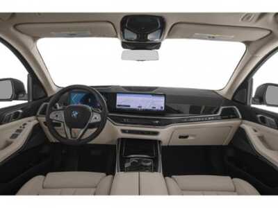 2027 BMW X7, $101290. Photo 7